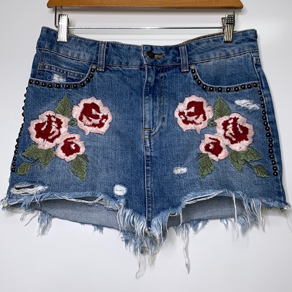 FREE PEOPLE Wild Rose Embroidered Denim Stud Skirt - Picture 2 of 12